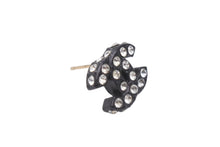 Load image into Gallery viewer, 極美品 CHANEL シャネル Coco Mark ココマーク ピアス 02A 刻印 3.1g ラインストーン ブラックカラー アクセサリー 中古 4b006444