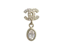 Load image into Gallery viewer, 極美品 CHANEL シャネル ココマーク ドロップ ピアス ぶら下がり 両耳 09A刻印 フランス製 重量約3.1g メタル ラインストーン シルバー金具 中古 4b006448