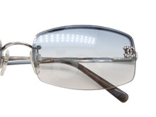 Load image into Gallery viewer, CHANEL シャネル リムレス サングラス 4093-B c.124/7B サイズ56□16 130 ココマーク ラインストーン グレー シルバー 美品 中古 4b006449