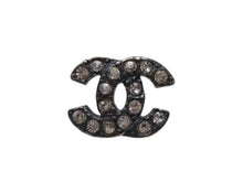 Load image into Gallery viewer, CHANEL シャネル ココマーク ピアス 両耳用 メタル ラインストーン ガンメタル金具 重量約4.0g 美品 中古 4b006450