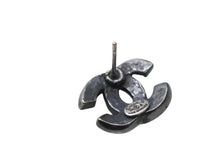 Load image into Gallery viewer, CHANEL シャネル ココマーク ピアス 両耳用 メタル ラインストーン ガンメタル金具 重量約4.0g 美品 中古 4b006450
