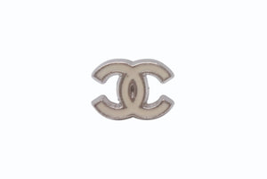 極美品 CHANEL シャネル Coco Mark ココマーク ピアス 04V 刻印 0.8g アイボリー シルバーカラー アクセサリー 中古 4b006465