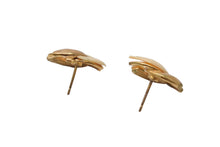 Load image into Gallery viewer, 極美品 CHANEL シャネル Coco Mark ココマーク ピアス 00T 刻印 1.8g アイボリー ゴールド カラー アクセサリー 中古 4b006476