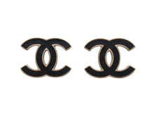 Load image into Gallery viewer, 極美品 CHANEL シャネル Coco Mark ココマーク ピアス B13C 刻印 4.8g ゴールド ブラック カラー 中古 4b006479
