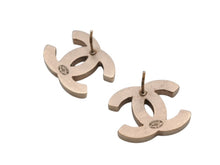 Load image into Gallery viewer, 極美品 CHANEL シャネル Coco Mark ココマーク ピアス B13C 刻印 4.8g ゴールド ブラック カラー 中古 4b006479