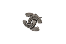 Load image into Gallery viewer, CHANEL シャネル Coco Mark ココマーク ピアス 99A 刻印 1.8g シルバー カラー アクセサリー 美品 中古 4b006482