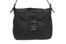 Load image into Gallery viewer, 極美品 FENDI フェンディ マンマバケット ワンショルダーバッグ 8BR442 ズッキーノ柄 縦長 ブラック ガンメタリック金具 中古 4b006531