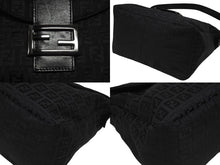 Load image into Gallery viewer, 極美品 FENDI フェンディ マンマバケット ワンショルダーバッグ 8BR442 ズッキーノ柄 縦長 ブラック ガンメタリック金具 中古 4b006531