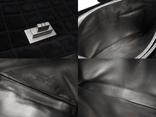 Load image into Gallery viewer, CHANEL シャネル ショルダーバッグ チョコバー ターンロック ブラック シルバー スウェード 美品 中古 4b006537