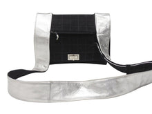 Load image into Gallery viewer, CHANEL シャネル ショルダーバッグ チョコバー ターンロック ブラック シルバー スウェード 美品 中古 4b006537