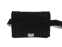 Load image into Gallery viewer, CHANEL シャネル ショルダーバッグ チョコバー ターンロック ブラック シルバー スウェード 美品 中古 4b006537