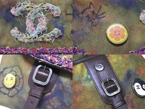 極美品 CHANEL シャネル エンブロイダリー メッセンジャーバッグ 21番台 A92790 グラフィティ カーキ ココマーク 中古 4b006551