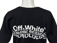 Load image into Gallery viewer, 新品未使用 CHROME HEARTS × OFFWHITE クロムハーツ オフホワイト Honolulu Tee ホノルル限定半袖Tシャツ バックスクロールラベルプリント ブラック サイズS 中古 4b006556