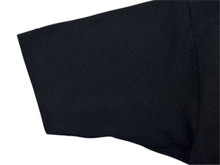 Load image into Gallery viewer, 新品未使用 CHROME HEARTS × OFFWHITE クロムハーツ オフホワイト Honolulu Tee ホノルル限定半袖Tシャツ バックスクロールラベルプリント ブラック サイズS 中古 4b006556