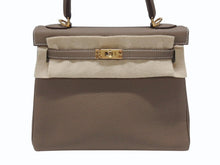 Load image into Gallery viewer, 新品未使用 HERMES エルメス KELLY ケリー25 2WAYハンドバッグ 内縫い トゴ エトゥープ ゴールド金具 W刻印 4b006610