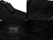 Load image into Gallery viewer, PRADA プラダ ハンドバッグ アクセサリーポーチ トライアングルロゴ イタリア製 ナイロン ブラック シルバー金具 美品 中古 4b006625