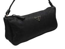 Load image into Gallery viewer, PRADA プラダ ハンドバッグ アクセサリーポーチ トライアングルロゴ イタリア製 ナイロン ブラック シルバー金具 美品 中古 4b006625