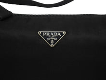 Load image into Gallery viewer, PRADA プラダ ハンドバッグ アクセサリーポーチ トライアングルロゴ イタリア製 ナイロン ブラック シルバー金具 美品 中古 4b006625