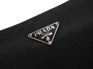 PRADA プラダ ハンドバッグ アクセサリーポーチ トライアングルロゴ イタリア製 ナイロン ブラック シルバー金具 美品 中古 4b006625