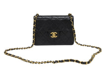 Load image into Gallery viewer, 極美品 CHANEL シャネル ミニマトラッセ17 Sフラップ Sチェーンショルダーバッグ 1番台 ラムスキン ココマーク ブラック 中古 4b006639