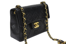 Load image into Gallery viewer, 極美品 CHANEL シャネル ミニマトラッセ17 Sフラップ Sチェーンショルダーバッグ 1番台 ラムスキン ココマーク ブラック 中古 4b006639