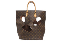 Load image into Gallery viewer, 極美品 LOUIS VUITTON ルイヴィトン ウィズホールズ トートバッグ M40279 コムデギャルソン 川久保玲 2014 ゴールド金具 中古 4b006642