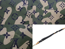 Load image into Gallery viewer, 極美品 LOUIS VUITTON ルイヴィトン ×村上隆 キーポルバンドリエール55 モノグラムモフラージュ M95774 ゴールド金具 中古 4b006652