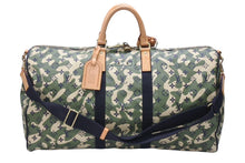 Load image into Gallery viewer, 極美品 LOUIS VUITTON ルイヴィトン ×村上隆 キーポルバンドリエール55 モノグラムモフラージュ M95774 ゴールド金具 中古 4b006652