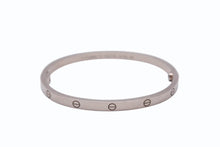 Load image into Gallery viewer, CARTIER カルティエ Love ラブブレス ブレスレット スモール シルバー ホワイトゴールド ジュエリー B6079217 18g 新型 15号 美品 中古 4b006666