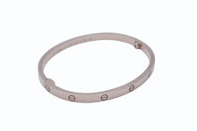 Load image into Gallery viewer, CARTIER カルティエ Love ラブブレス ブレスレット スモール シルバー ホワイトゴールド ジュエリー B6079217 18g 新型 15号 美品 中古 4b006666