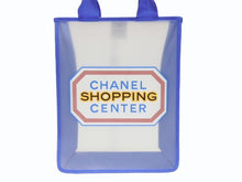 Load image into Gallery viewer, CHANEL シャネル トートバッグ ハンドバッグ ノベルティ ブルー クリア ロゴ プリント 美品 中古 4b006710