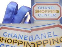 Load image into Gallery viewer, CHANEL シャネル トートバッグ ハンドバッグ ノベルティ ブルー クリア ロゴ プリント 美品 中古 4b006710