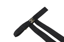 Load image into Gallery viewer, 新品未使用 CHANEL シャネル ヘアアクセサリー バレッタ ココマーク 25P刻印 AAA839 サテン シルク ブラック 中古 4b006711