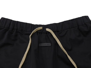 極美品 FEAR OF GOD ESSENTIALS フィアオブゴッド エッセンシャルズ ハーフパンツ ショーツ ナイロン ブラック サイズM 中古 4b006735