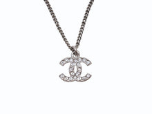 Load image into Gallery viewer, 極美品 CHANEL シャネル ココマーク ネックレス C12V刻印 6.0g メタル ラインストーン シルバー 中古 4b006757