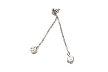 Load image into Gallery viewer, 新品未使用 CHROME HEARTS クロムハーツ DICE DBL ダブルダイス ピアス 重量約10.0g 2017/.925刻印 シルバ−925 片耳用 中古 4b006761