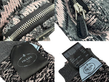 Load image into Gallery viewer, 極美品 PRADA プラダ Wool Pocket Gloves ウール ポケット グローブ 21FW 27447 トライングルロゴ サンプル 手袋 総柄 中古 4b006763