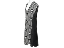 Load image into Gallery viewer, PRADA プラダ ニット ロングワンピース P3F95 サンプル品 ジョーゼット ジャガード ホワイト ブラック 美品 中古 4b006765