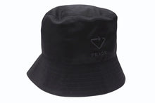Load image into Gallery viewer, 極美品 PRADA プラダ バケットハット トライアングルロゴ RE NYLON 2HC137 リサイクルポリミアド ブラック サイズS 中古 4b006769