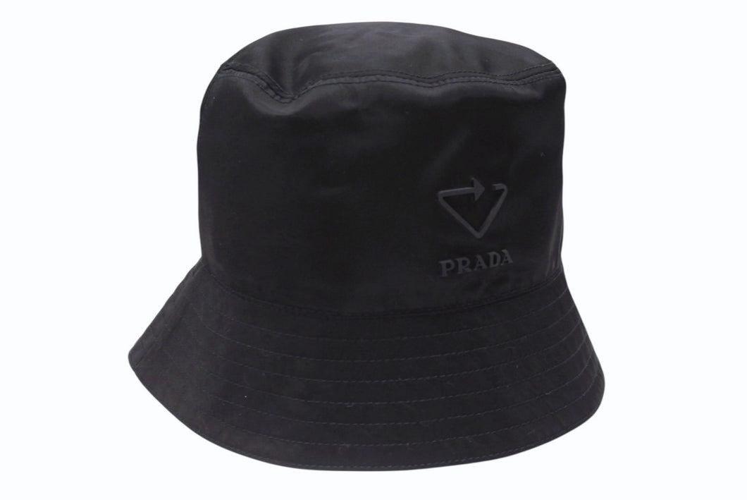 極美品 PRADA プラダ バケットハット トライアングルロゴ RE NYLON 2HC137 リサイクルポリミアド ブラック サイズS 中古 4b006769