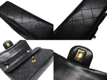 Load image into Gallery viewer, 極美品 CHANEL シャネル マトラッセ23 Wフラップ Wチェーンショルダーバッグ 1番台 ラムスキン ココマーク ブラック ゴールド金具 中古 4b006825