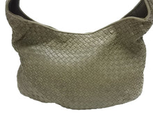 Load image into Gallery viewer, BOTTEGAVENETA ボッテガヴェネタ イントレチャート ショルダーバッグ イタリア製 アルガ レザー 美品 中古 4b006830