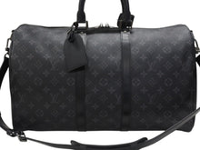 Load image into Gallery viewer, 極美品 LOUIS VUITTON ルイヴィトン エクリプス キーポル バンドリエール45 ボストンバッグ M40569 シルバー金具 ブラック 中古 4b006840