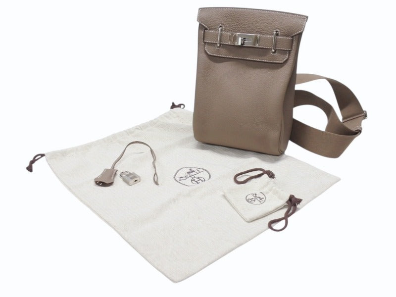 新品未使用 エルメス HERMES ケリーアッカドPM W刻印 ワンショルダーバッグ エトゥープ シルバー金具 中古 4b006848