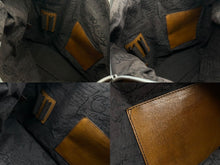 Load image into Gallery viewer, Berluti ベルルッティ カリグラフティBロゴショルダーバッグ ブラウン レザー シルバー金具 美品 中古 4b006908