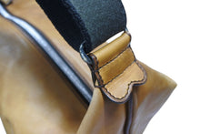 Load image into Gallery viewer, Berluti ベルルッティ カリグラフティBロゴショルダーバッグ ブラウン レザー シルバー金具 美品 中古 4b006908
