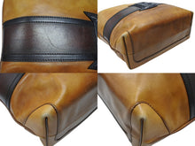 Load image into Gallery viewer, Berluti ベルルッティ カリグラフティBロゴショルダーバッグ ブラウン レザー シルバー金具 美品 中古 4b006908
