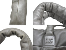 Load image into Gallery viewer, CHANEL シャネル コココクーン トートバッグ 13番台 ココマーク レザー シルバー キルティング シルバー金具 美品 中古 4b006922