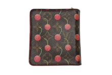 Load image into Gallery viewer, LOUIS VUITTON ルイヴィトン コンパクト ジップ 二つ折り財布 M95005 モノグラム チェリー 村上隆 2005年 美品 中古 4b006932