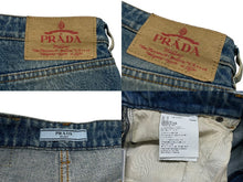 Load image into Gallery viewer, PRADA プラダ デニムパンツ ジーンズ GFP497 サイズ26 トライアングルロゴ インディゴブルー コットン 美品 中古 4b006936